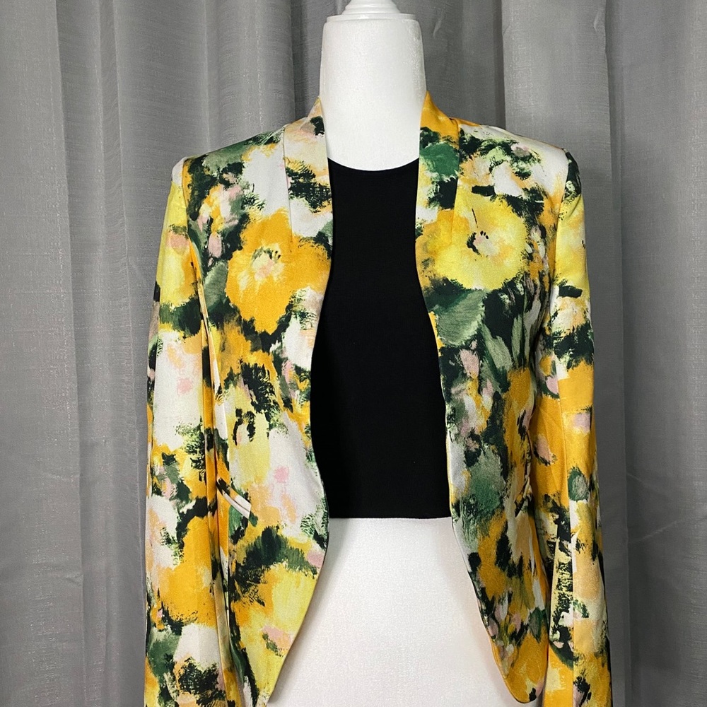 Small blazer - Picture 2 of 6